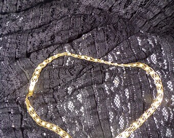 vintage  gold tone  Avon Faux Pearl braided necklace