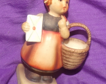 Figura de Goebel Hummel "Meditación" Figura de porcelana de 5 1/2"