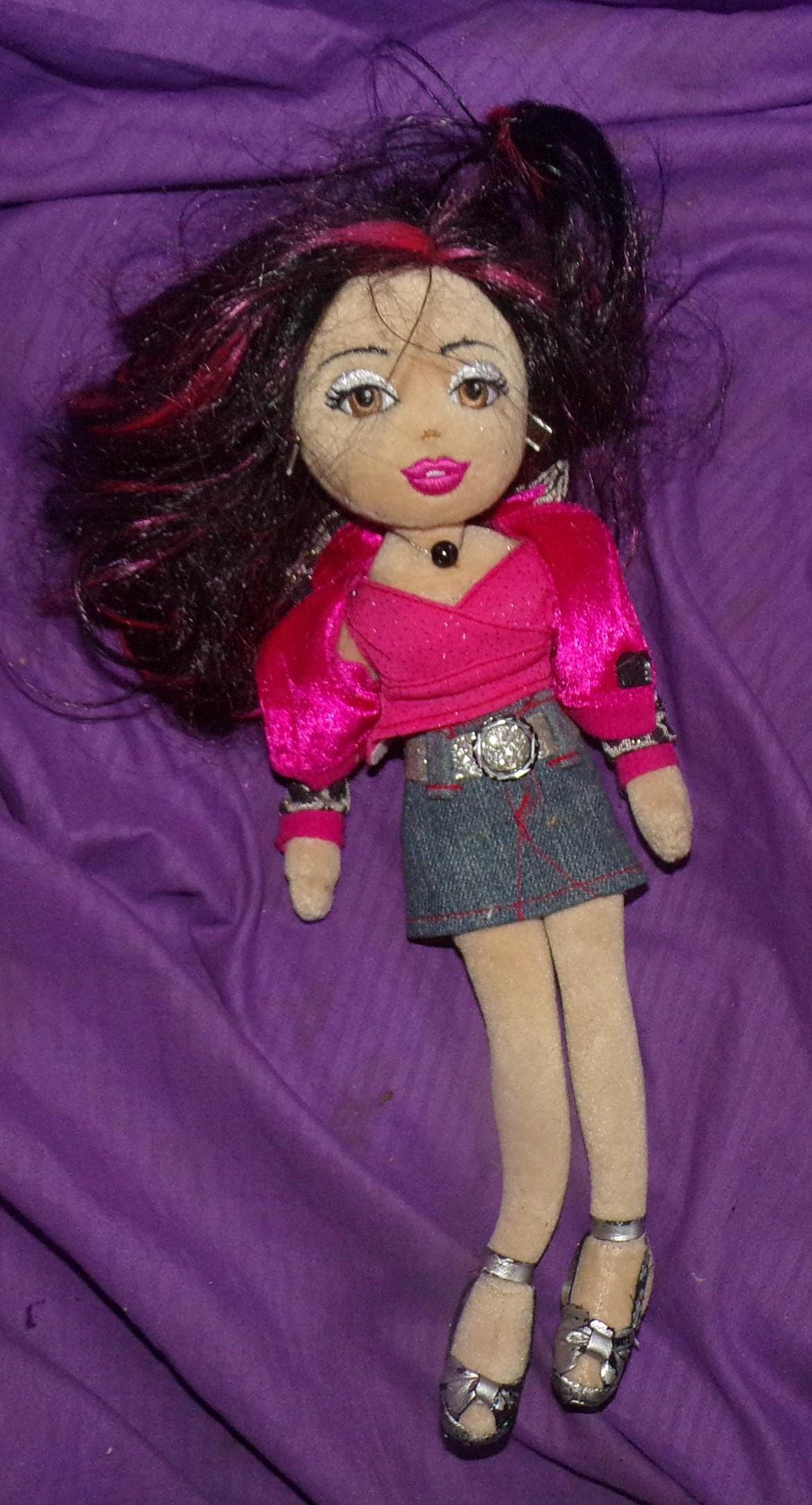 Vintage TY Girlz Supercool Serena Poseable Plush Doll 13