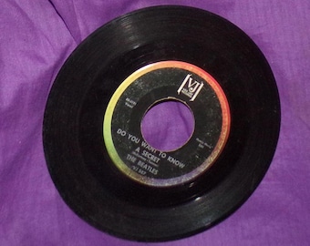 vintage 45 rpm record VJ Records 587  The Beatles Do you Want to Know a Secret/Thank you girl 45 RPM 7"   Single vinyl record