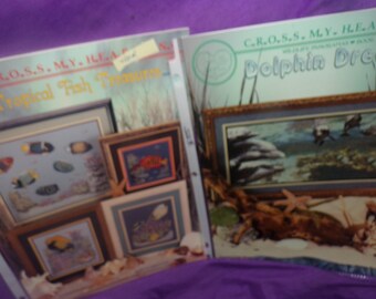 Lote de 2 folletos con patrones de punto de cruz de Cross My Heart: tesoros de peces tropicales y sueños de delfines