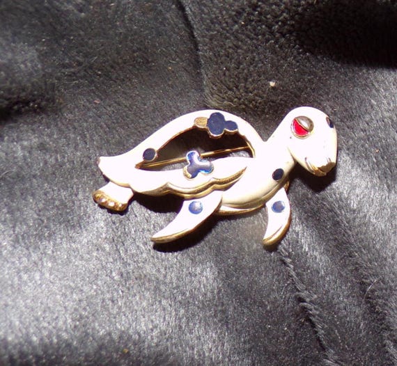 Vintage Brooch 1967 Crown Trifari Precious Pets Series Turtle Enameled Brooch Pin