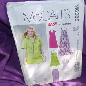 Può includere: Un cartamodello per una tunica, un vestito e dei pantaloni. Il cartamodello è per le taglie 18W-20W-22W-24W. Il cartamodello è di McCall's e si chiama Easy Endless Options. Il cartamodello è per una tunica, un vestito e dei pantaloni. Il cartamodello è per le taglie 18W-20W-22W-24W. Il cartamodello è di McCall's e si chiama Easy Endless Options.