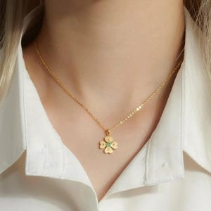 Collar de trébol de cuatro hojas con iniciales para niños, nombre personalizado de la madre, infinito, apellido de la abuela, piedra de nacimiento, nombres de los nietos, joyería Nana