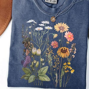 Vintage Wildflower Shirt – Retro Botanical Floral Tee, Cottagecore Garden T-Shirt, Nature Lover Gift Top, Rustic Plant Graphic Tee