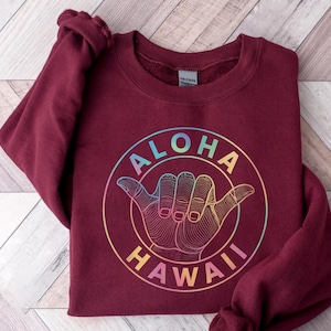 Aloha Hawaii Sweatshirt – Retro Hawaii Shaka Sign Shirt – Hawaii Vacation Crewneck – Hawaiian Surf Sweatshirt – Island Vibes Gift