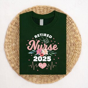 Retired Nurse 2025 Shirt – Floral Butterfly Retirement Tee for Women, Nurse Appreciation Gift, RN Graduation Retirement Shirt