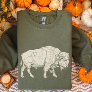 Buffalo Sweatshirt – Minimalist Bison Line Art Crewneck – Rustic Western Wildlife Shirt – Nature Lover Gift – Outdoors Hiking Sweater