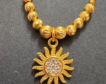 Delicata collana a forma di fiore di sole placcata in oro 24 carati, collana minimalista a forma di fiore, piccola collana a forma di fiore di diamanti, gioiello a forma di fiore, regalo d'amore per la mamma/lei