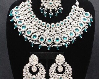 Gouden kundan choker ketting set met maang tikka, kundan bruidssieraden voor bruiloftsgast, Sabyasachi-stijl polki set met parels