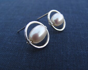 Sterling silver pearl stud earrings. Freshwater pearl stud earrings. Handmade sterling silver pearl earrings. Minimalist pearl jewelry