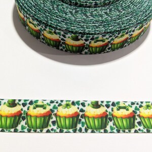 1 mètre de ruban 7/8&quot; - Cupcakes de la Saint-Patrick vert #10967 - Ruban adhésif décoratif, garniture à coudre, article pour journal indésirable