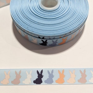 3 mètres de ruban 7/8" - Bleu avec des lapins de Pâques ou des lapins #11036 - Ruban adhésif décoratif, garniture à coudre, journal indésirable à ajouter