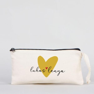 Trousse personnalisée avec nom – trousse de maquillage ou trousse à crayons – motif cœur – cadeau écolières enfants