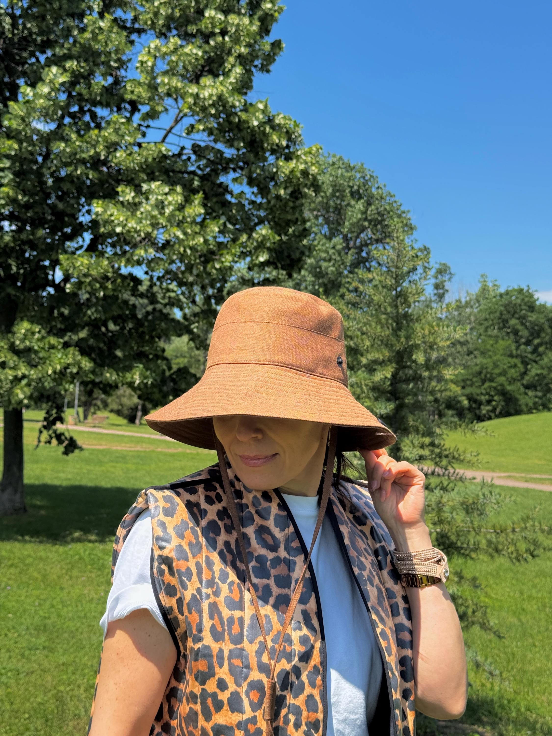 Brown Sun Hat, Women's Wide Brim Bucket Hat, Chin Strap, Adjustable Outdoor Travel Adventure Hat, Summer Garden Hat, Vacation Beach Hat