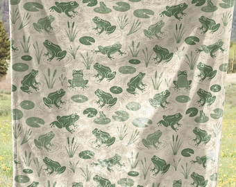 Frog Pattern Velveteen Plush Blanket Pond Lily Nature Inspired Cozy Throw for Reading Nooks Cottagecore Home Decor