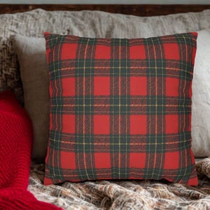 Red Green Plaid Pillowcase – Christmas Tartan Cushion Cover – Cozy Holiday Plaid Decor – Faux Suede Throw Pillow – Rustic Winter Accent