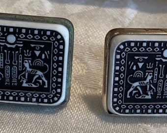 Vintage cufflinks, Egyptian type design, looks like lions & lambs, hieroglyphics