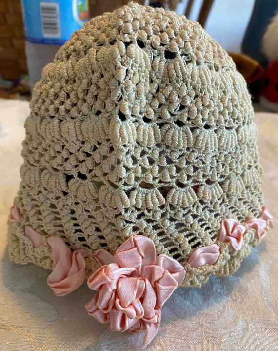 Vintage/antique hand crocheted baby cloche hat, pi