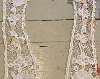 Vintage collar/drape, off white crochet & appliqué,fully edged