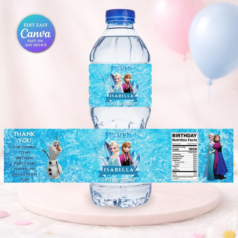 K&ouml;nnte beinhalten: Eine wei&szlig;e Keramik-Tasse mit schwarzem Henkel und dem Text "But First, Coffee" in fetter, schwarzer Schrift. Die Tasse steht vor einem neutralen Hintergrund, der ihr schlichtes Design hervorhebt.