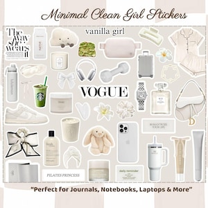 Op de afbeelding: Een verzameling Minimal Clean Girl Stickers met diverse lifestyle-items in neutrale tinten. Bevat stickers van een wolk, koptelefoon, een Starbucks-beker, een parfumfles en het woord "Vogue". De tekst "Minimal Clean Girl Stickers" staat bovenaan.