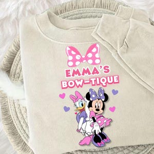 mickey minni png
minni png
minnie daisy besties
coquette disney png
minnie mouse png
disney besties png
minnie birthday png
2 years old gift
minnie 2nd birthday
minnie cake topper
editable minnie
minni mouse png
daisy minnie shirt
