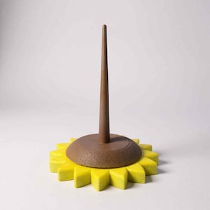 Sunflower Yarn Spinner | 3D Printed Yarn Holder for Knitting