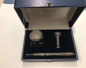 ¡Juego de tintero, pluma de inmersión y sello de sellado adornado en plata esterlina vintage en estuche!