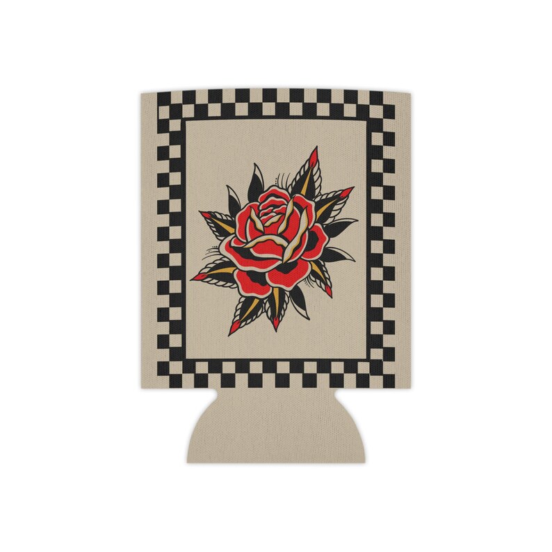 Funda para lata de cerveza con diseño de rosa a cuadros / Funda para lata con diseño de tatuaje flash Regalo para amantes de los tatuajes imagen 2