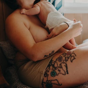 The Fourth Trimester – 10 Newborn Stock Photos for Doulas & Postpartum Professionals