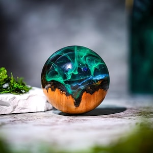 Aurora Borealis Paperweight, Northern Lights Paperweight Decor, Resin Wood Globe Northern Lights Gift, Aurora Borealis Home Decor