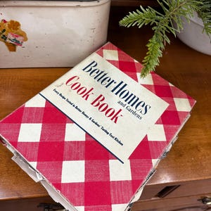 Vintage Better Homes & Gardens cook book