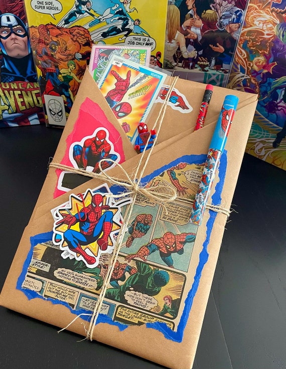 Blind Date with a Comic Book | 4 Comics & Gift Set | EPIC ENCOUNTER Comic Pack | Superhero Swag Grab Bag | Choose Favorite Marvel or DC Hero