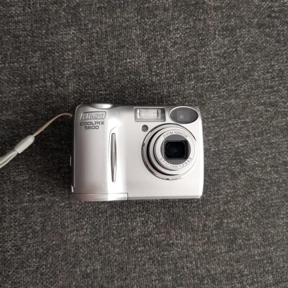Digital camera versus smartphone camera