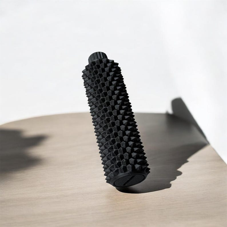 Sharp tactile stim toy for ADHD and sensory seekers – clicky, spinnable fidget with spiky texture. Compact, portable, and colorful sensory tool for focus and grounding.