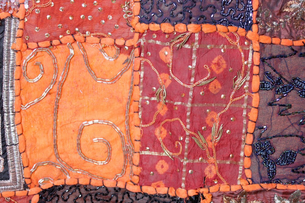 FREE SHIPPING India Quilt Tapestry Old Textiles Sari Wall Hanging