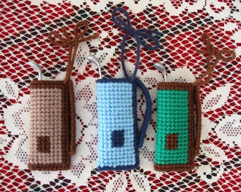 Plastic Canvas Golf Bag Ornament with Golf Club, Handcrafted Needlepoint Golf Bag Ornament with Golf Club, Golf Bag Gift Tag, Free Shipping