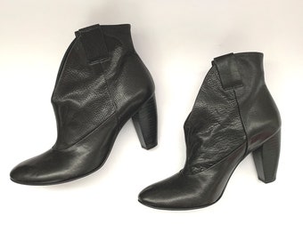 Vintage Black Leather Heeled Ankle Boot High Heel Ladies Womens Shoes Japanese Made Pull On Ankle Booties 3 1/2 Inch Heel Size 7 1/2