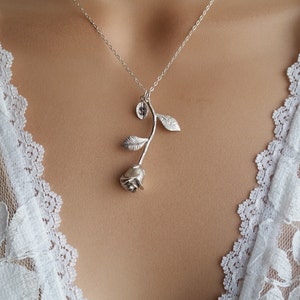 Collar de rosa de plata, colgante de rosa, personalizado, regalo de aniversario, regalo de novia, joyería de dama de honor, regalo para ella