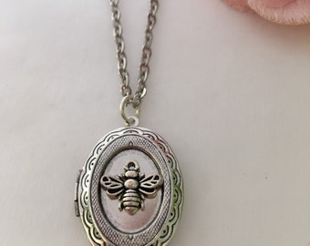Silver Honey Bee Locket Necklace, Honey Bee Jewelry, Silver Honey Bee  Necklace nature jewelry, garden necklace