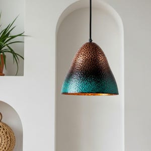 Lampe à suspension dôme en cuivre faite main : lustre rustique patiné bleu