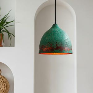Lampe à suspension dôme en cuivre faite main : lampe marocaine patinée bleue