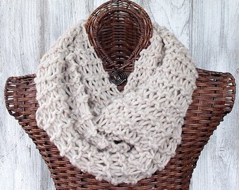 Gestrickte Schal in Beige weiche und leichte wolle-Mode-Accessoire