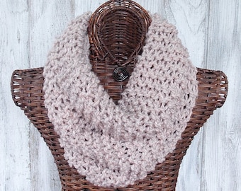 Gebreide sjaal grof stoffig roze, zeer zacht en licht modeaccessoire van acrylgaren