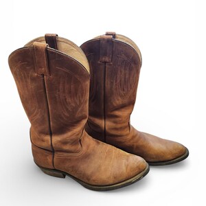 Men’s size 12 authentic cowboy boots(5pairs) some new some gently used. Per pair MENS UNBRANDED COWBOY BOOTS SIZE 5.5 B | eBay main image 4