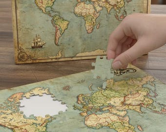 Atlas Géographique, Circa 1850, Paris. Inlaid Wooden Box Containing Seven Jigsaw Puzzles of Maps and a World Map. Logerot & Frémin