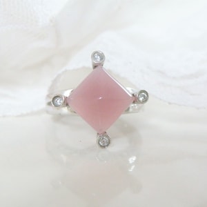 Vintage Sterling Silver 925 Rose Pink Quartz Modern Unique Sugar loaf Ring Size 7