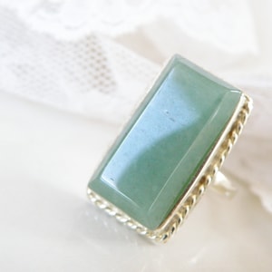 Vintage Sterling Silver 925 Elongated Green Jade Cable Solitaire Ring Size 7