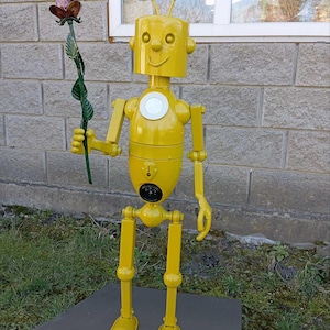 Metal Robot Sculpture, Yellow 110 cm Figurine for Home, Garden, Park & Public Places Decor, Unique 7 kg Art Figure